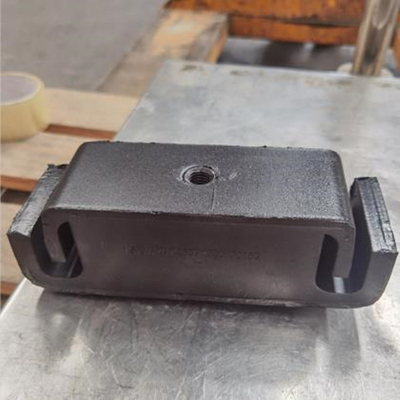 Sinotruk Howo Kamyon Yedek Parçaları Motor Ön Braketi AZ9725591020