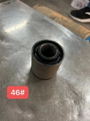 AZ1642430061 Flip Bushing Kauçuk Flip Bushing Kauçuk Bush Eğimli Çubuk Bush SINOTRUCK HOWO Kamyon parçaları